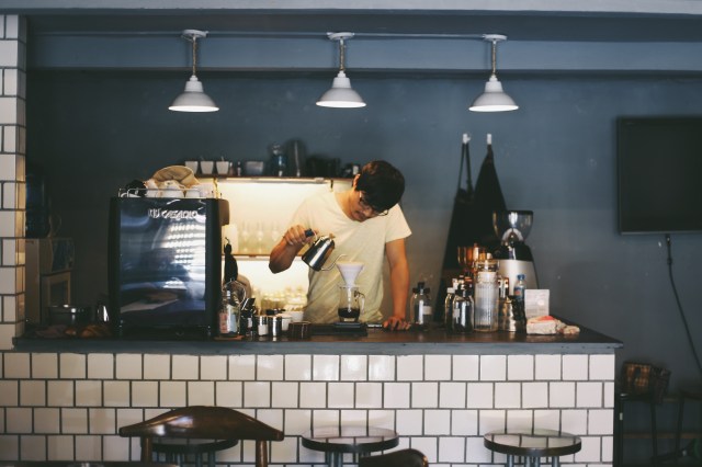 Pha chế cold brew với V60