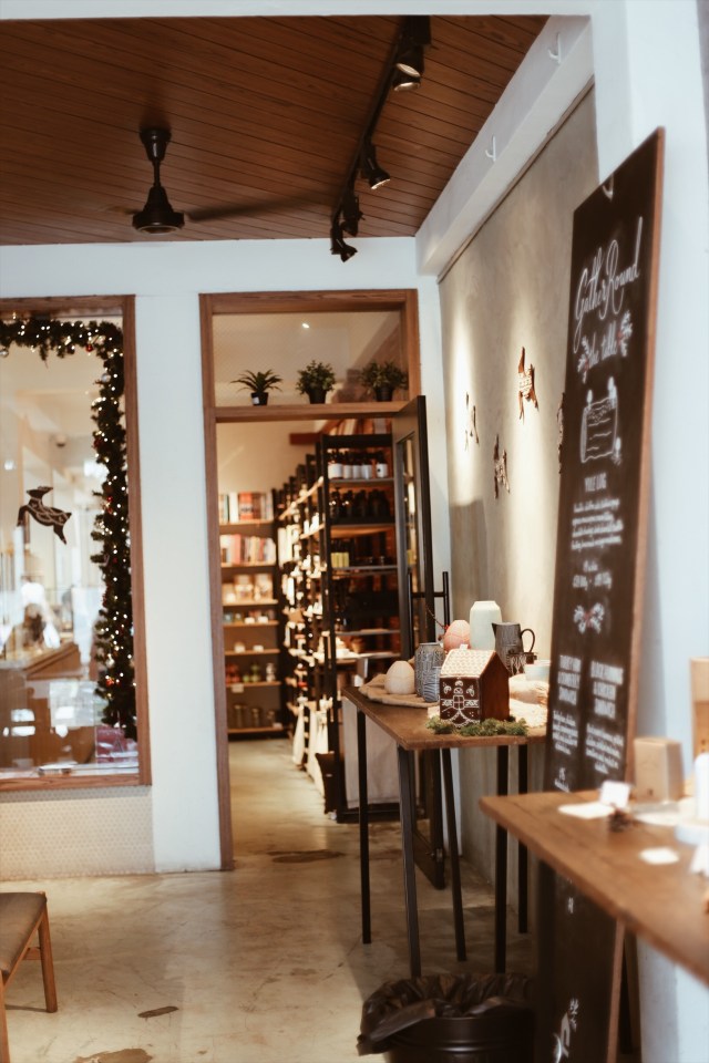 Không gian quán nhìn từ bên ngoài vào.