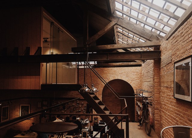 Không gian rất "chất" của hummingbird cà phê